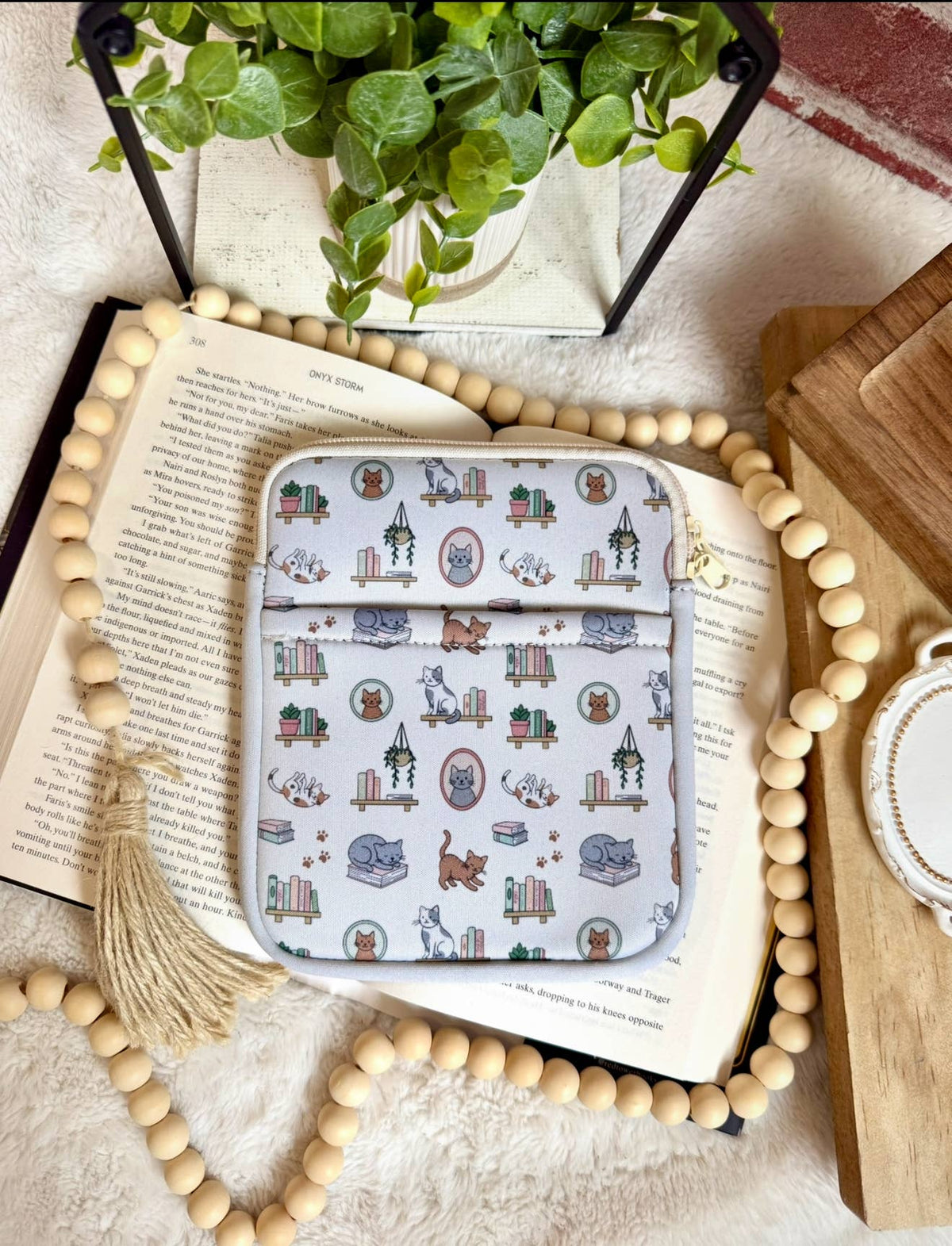 Reading Cat Kindle Sleeve | Kindle Sleeve | Kindle Storage