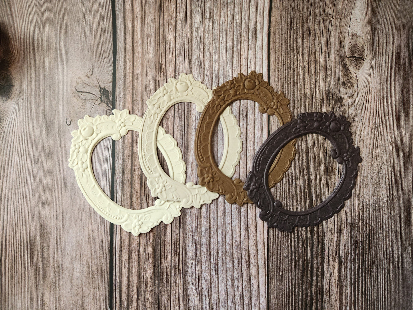 Embossed Oval Frame Die Cut