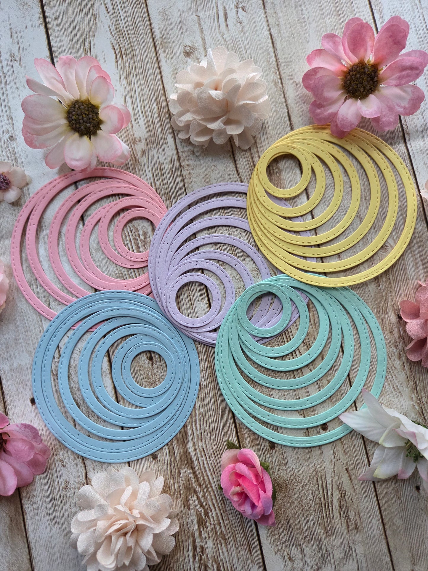 Nesting Circles Die Cut Set