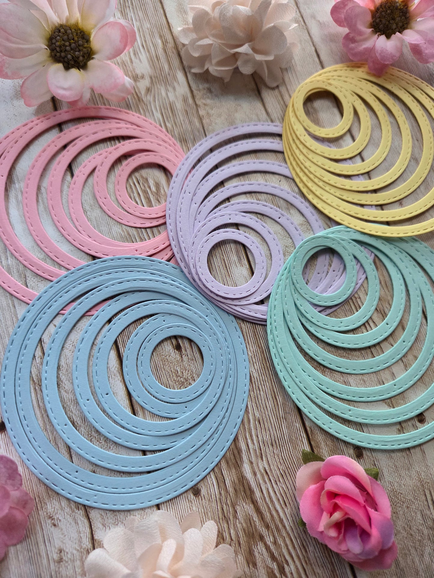 Nesting Circles Die Cut Set