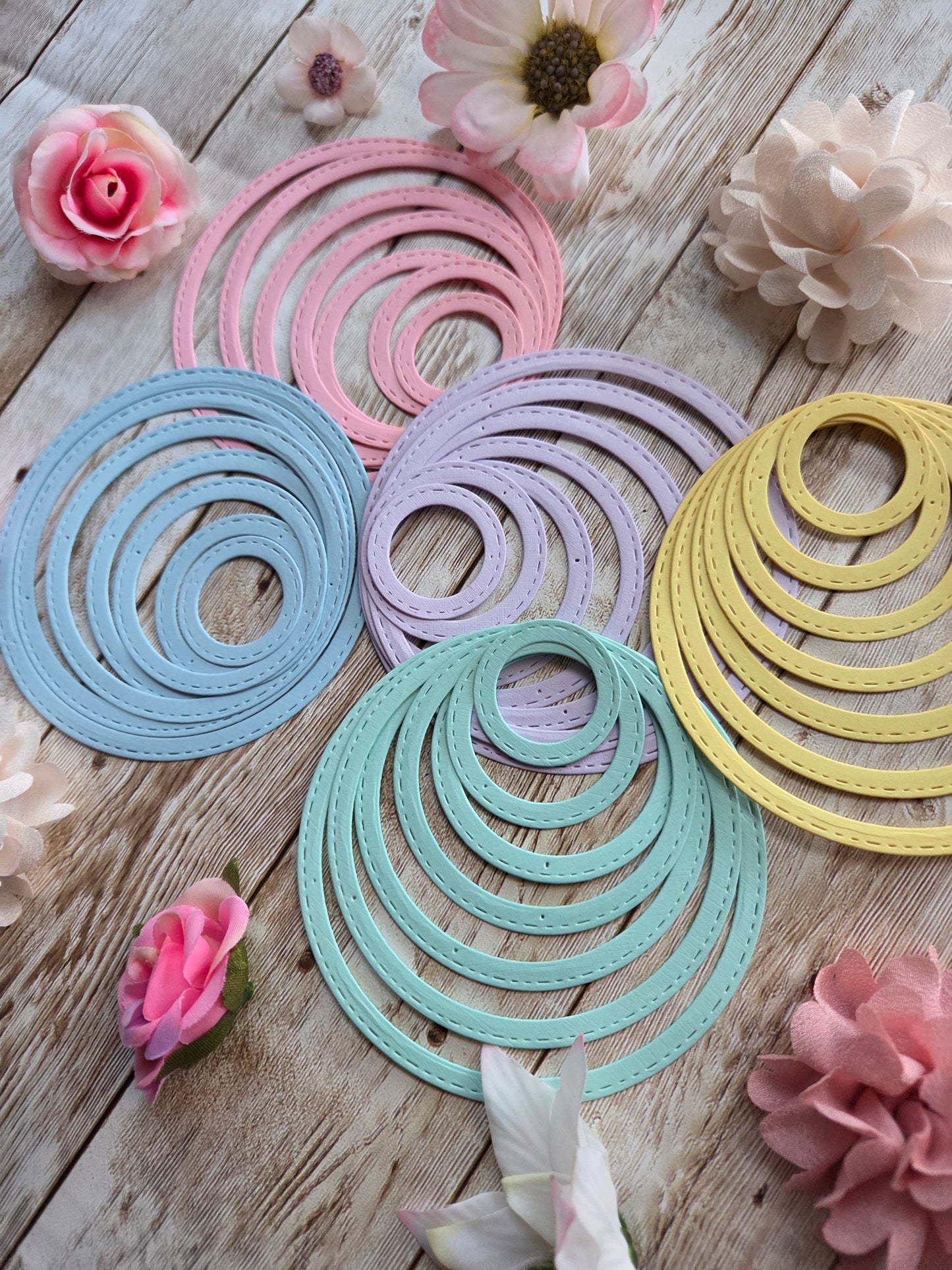 Nesting Circles Die Cut Set