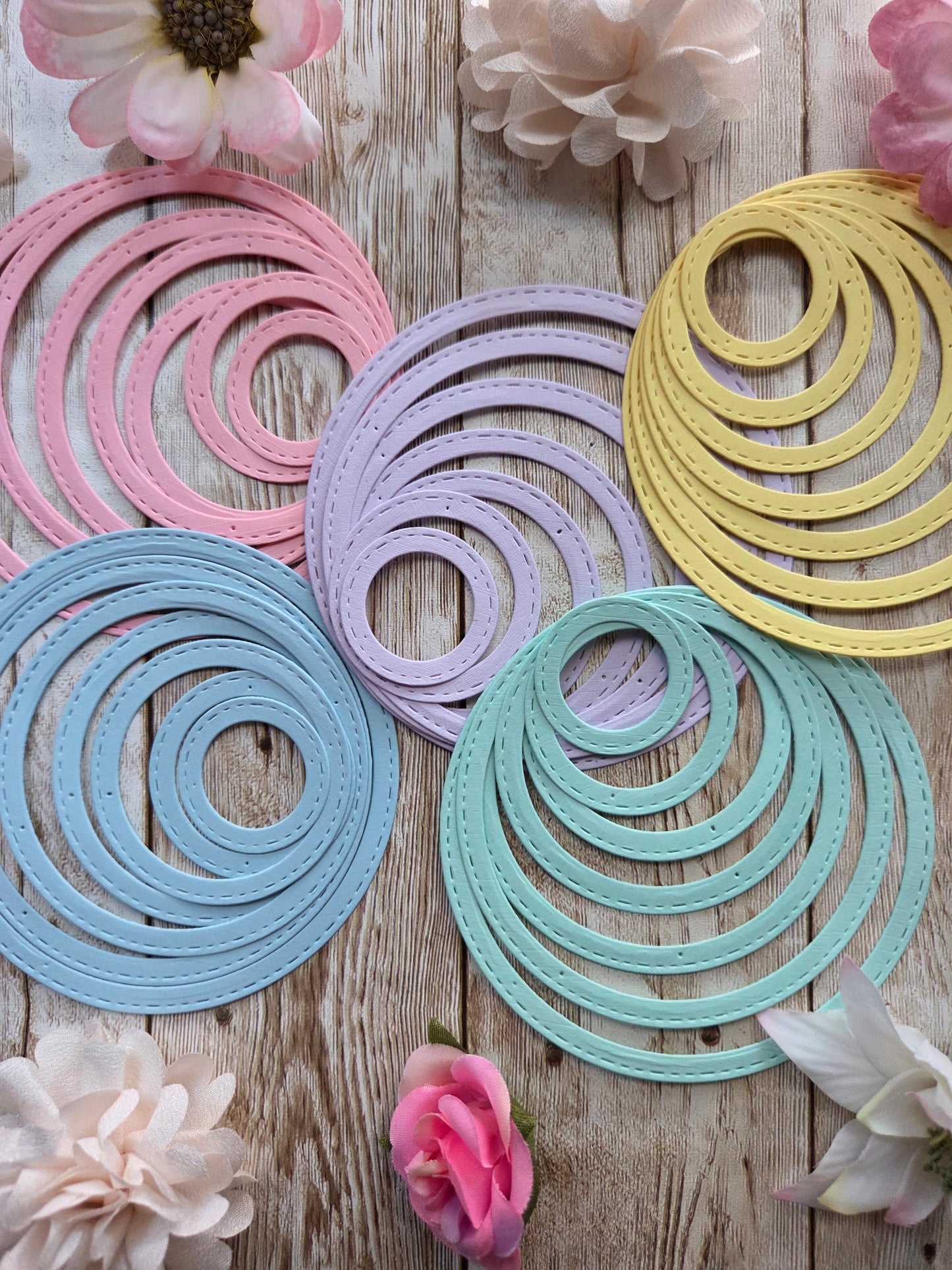 Nesting Circles Die Cut Set