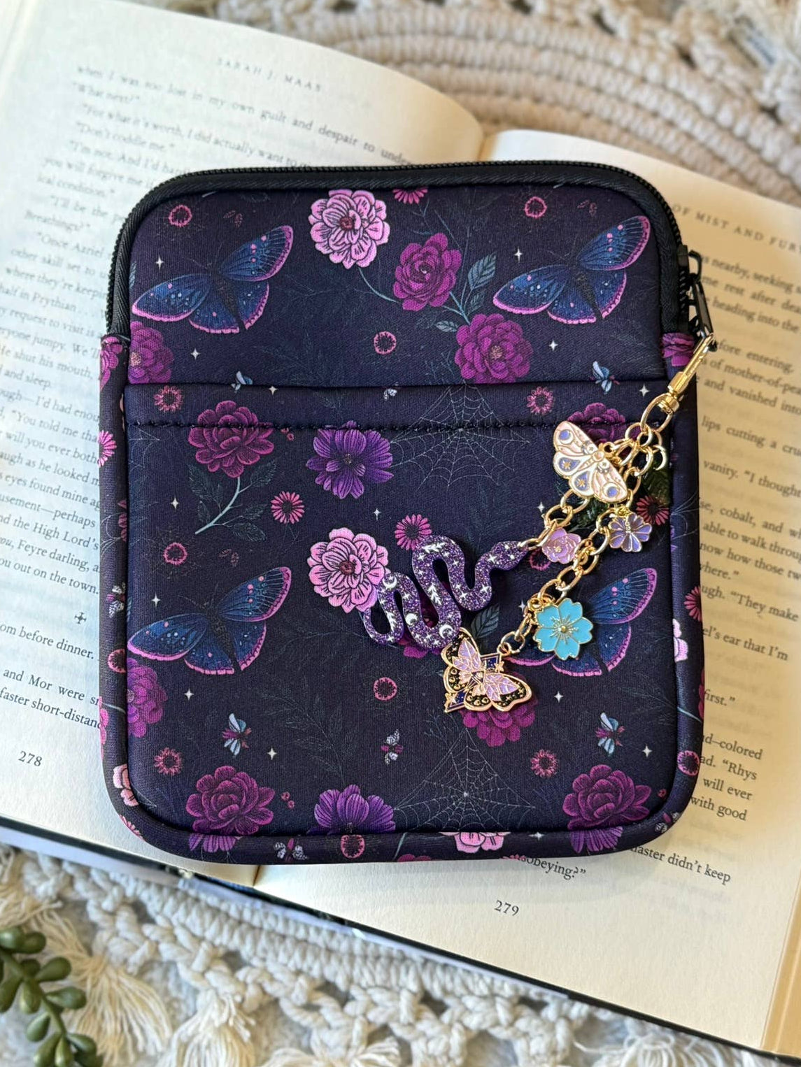 Reading Mystic Moth Kindle Sleeve | Kindle Sleeve |Kindle