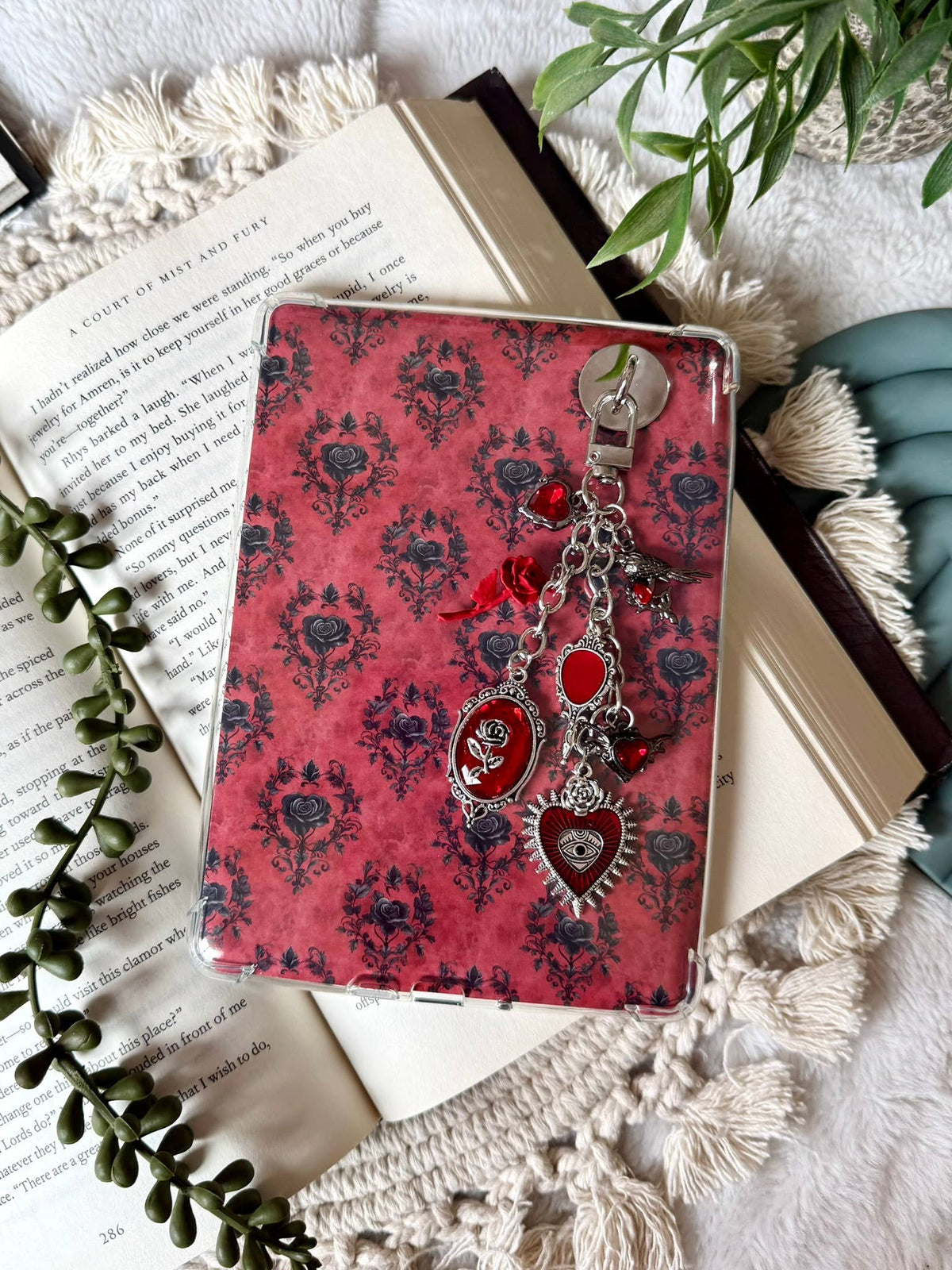 Dark Romance Kindle Charm - Dark Romance Gothic Phone Charm Hearts and Roses