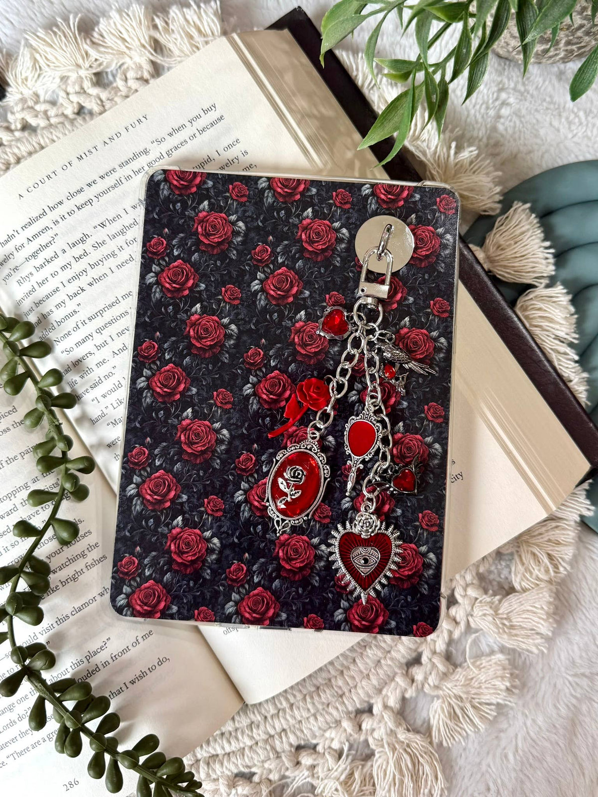 Dark Romance Kindle Charm - Dark Romance Gothic Phone Charm Hearts and Roses
