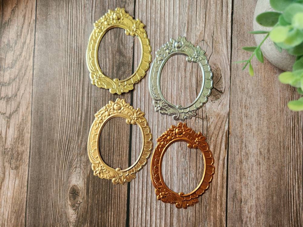 Embossed Oval Frame Die Cut